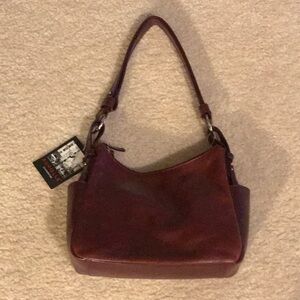 Elegant Burgundy Leather Shoulder Bag